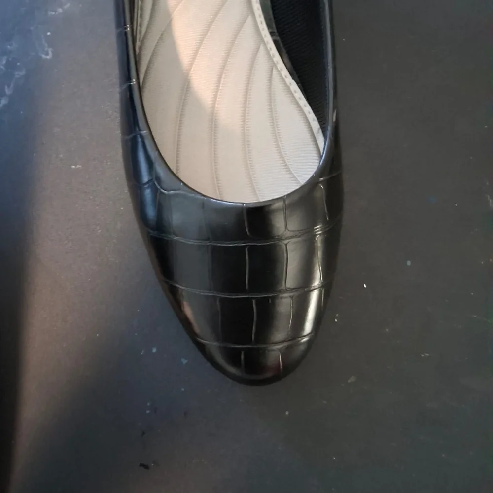 Easy Street Black Textured Heels